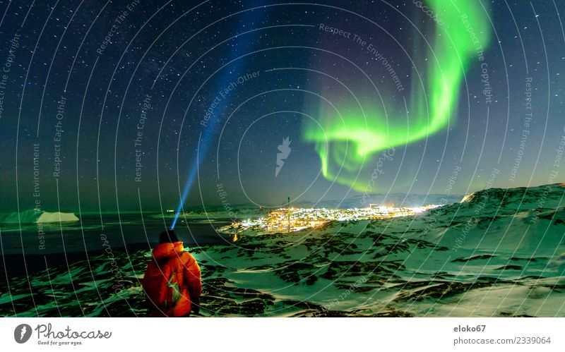 Nordlichtebeobachtung in Grönland Natur Gefühle Stimmung Ilulissat stirnlampe Eisberg Diskobucht Arktis Farbfoto mehrfarbig Außenaufnahme Nacht Licht Schatten