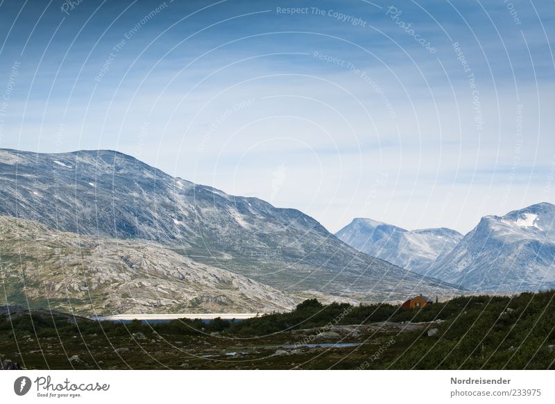 Skandinavische Bergwelt Erholung ruhig Ferne Freiheit Berge u. Gebirge Umwelt Natur Himmel Sommer Klima Schönes Wetter Felsen Gipfel Schlucht gigantisch kalt