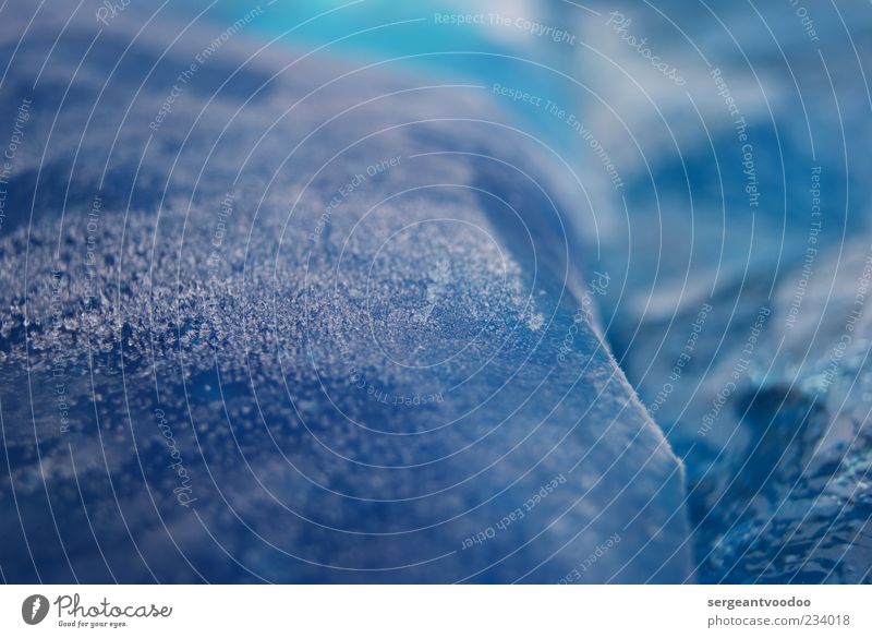 blue waves harmonisch Meer Wellen Winter Wasser frieren Flüssigkeit kalt blau Farbfoto abstrakt Muster Strukturen & Formen Menschenleer Schwache Tiefenschärfe
