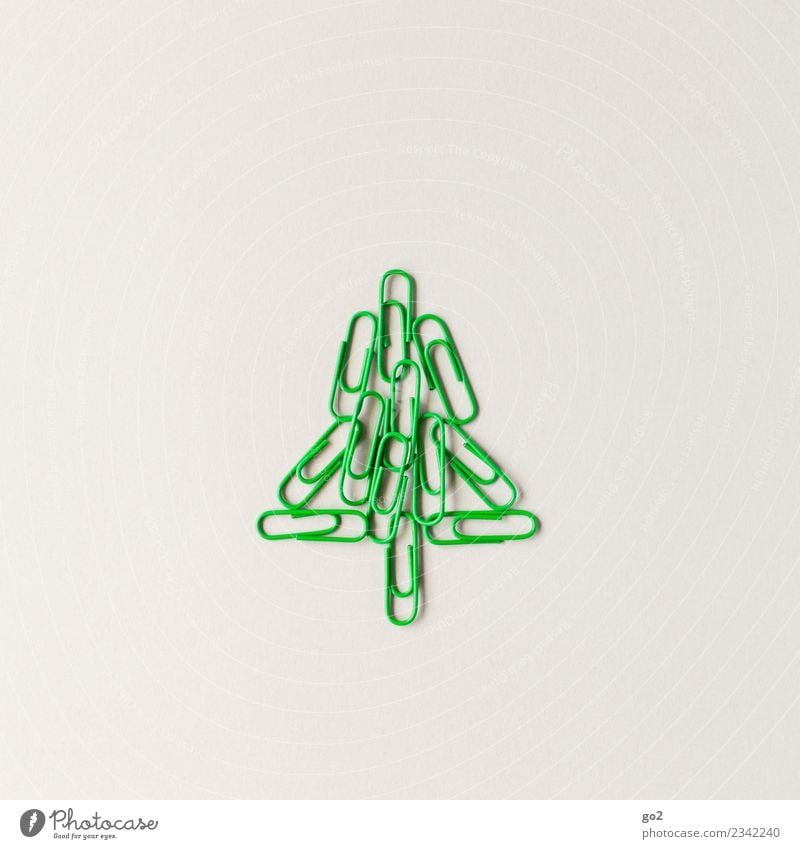 Weihnachtsbaum aus grünen Büroklammern Weihnachten & Advent Büroarbeit Arbeitsplatz Schreibwaren Dekoration & Verzierung Kitsch Krimskrams Zeichen ästhetisch