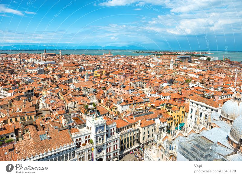 Luftaufnahme von Dächern, Häusern und Meer in Venedig Ferien & Urlaub & Reisen Tourismus Ausflug Abenteuer Ferne Freiheit Sightseeing Städtereise Sommer