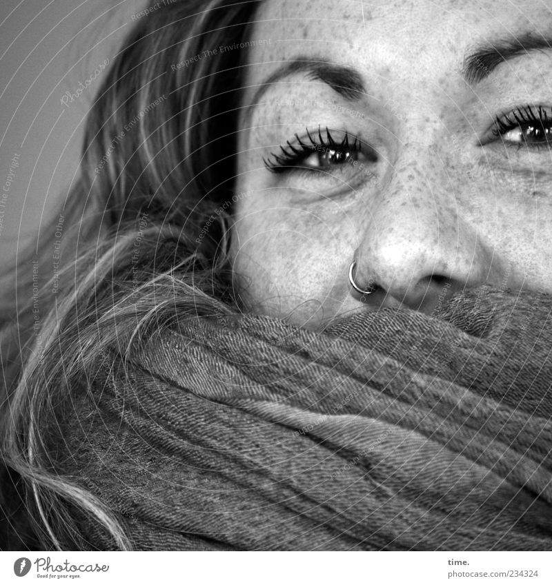 Spiekeroog | Hidden Beauty Haare & Frisuren feminin Frau Erwachsene Auge Nase 1 Mensch 18-30 Jahre Jugendliche Schal Locken ästhetisch elegant Freundlichkeit