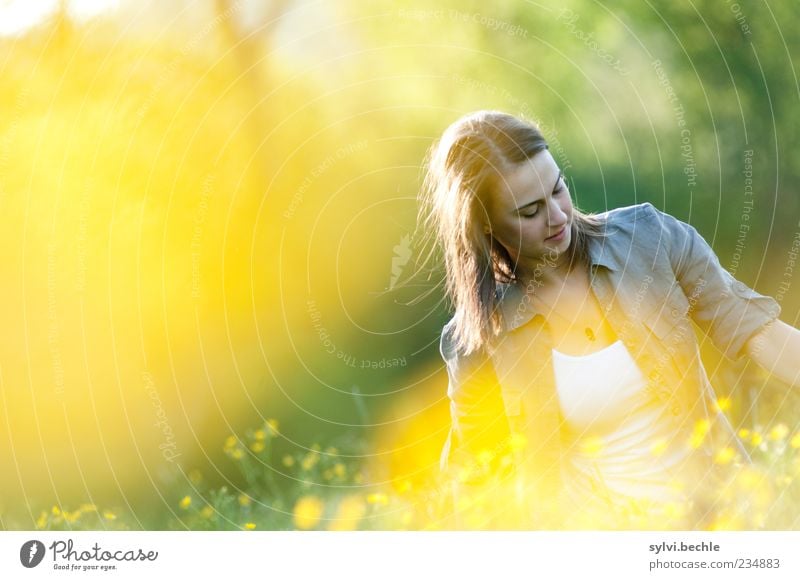 yellow paradise Gesundheit Wellness Wohlgefühl Zufriedenheit Mensch feminin Junge Frau Jugendliche Leben Haare & Frisuren 1 Umwelt Natur Pflanze Frühling Sommer