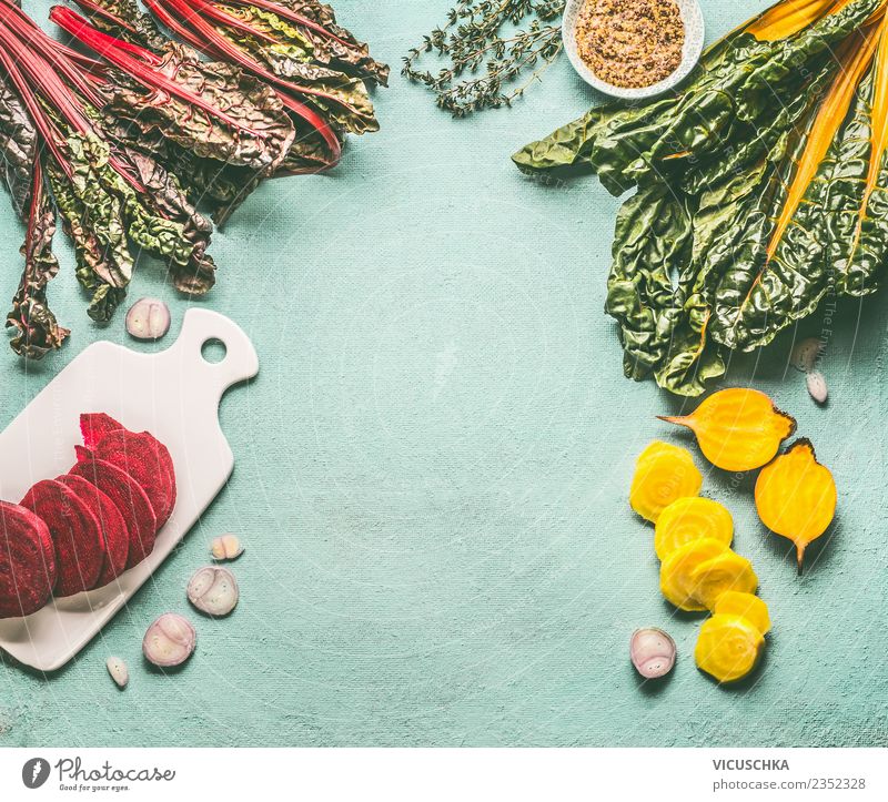 Gelbe und Rote Beten Gemüse mit Kraut Lebensmittel Ernährung Bioprodukte Vegetarische Ernährung Diät Stil Design Gesundheit Gesunde Ernährung Tisch Küche retro