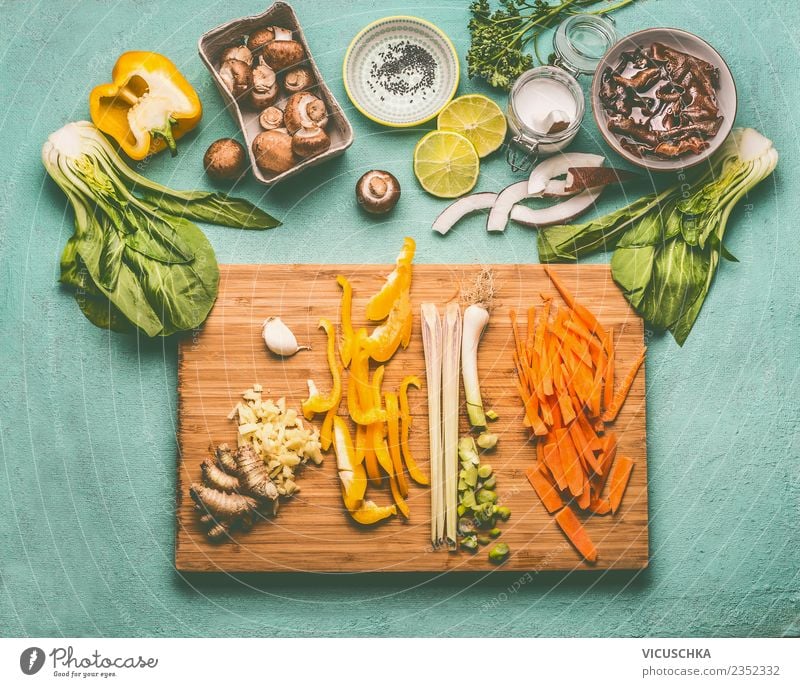Asiatische Kochzutaten mit Mu Err Pilze Lebensmittel Gemüse Ernährung Bioprodukte Vegetarische Ernährung Diät Asiatische Küche Geschirr Schalen & Schüsseln Stil