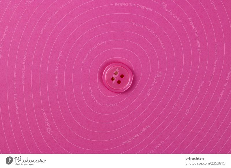 Angepasst rund violett rosa gleich Anpassung anpassungsfähig Tarnung anonym verstecken Einsamkeit einzeln Knöpfe Studioaufnahme Nahaufnahme Menschenleer