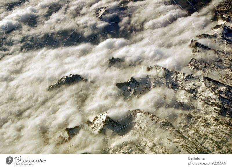 Pyrenalpen Natur Landschaft Himmel Wolken Gewitterwolken Sonnenlicht Winter Schönes Wetter Eis Frost Schnee Felsen Alpen Berge u. Gebirge Gipfel