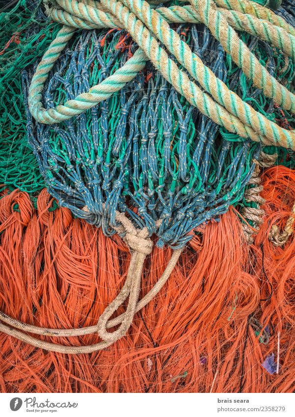 Fischernetze Arbeit & Erwerbstätigkeit Arbeitsplatz Seil Schifffahrt Fischerboot Netz blau orange Schnur Stapel Trocknung Gerät Hintergründe Entwurf Fischen