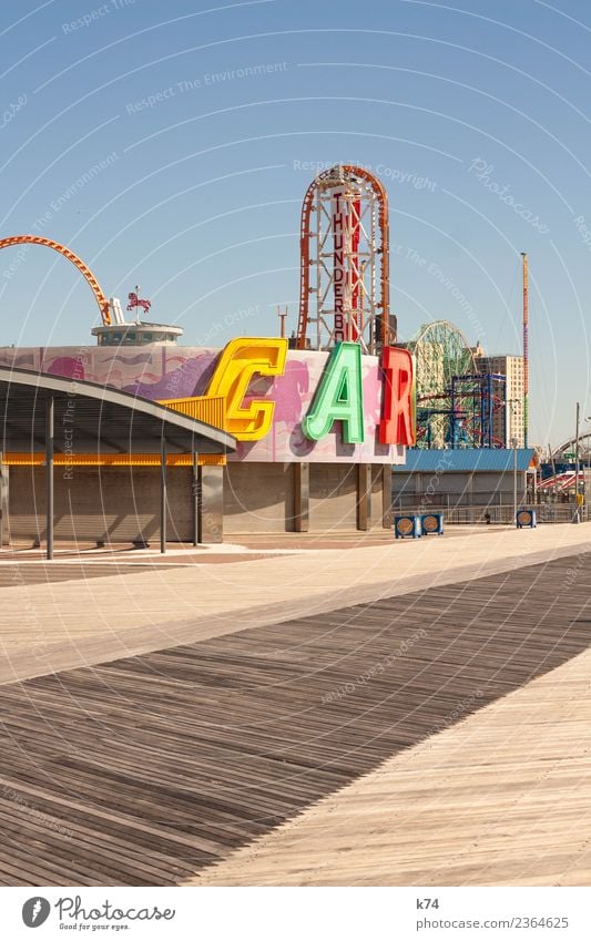 NYC - Luna Park Coney Island - CAR Wolkenloser Himmel New York City USA Amerika Hauptstadt Stadtrand Menschenleer Architektur Holz Metall Freundlichkeit frisch