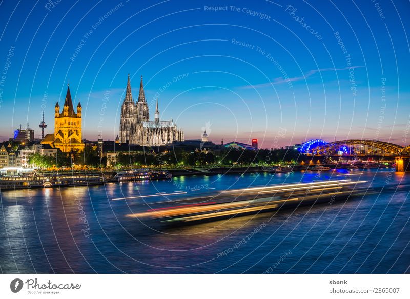 Kölle am Abend Köln Stadt Hafenstadt Skyline Dom Ferien & Urlaub & Reisen Deutschland Großstadt Cityscape Rhein Farbfoto Dämmerung Nacht