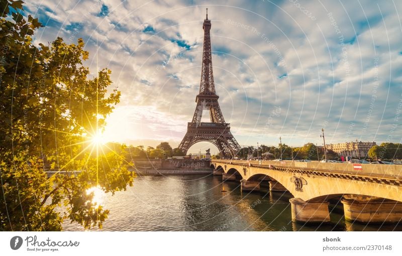 Sonnenstrahlen in Paris Ferien & Urlaub & Reisen Sommer Stadt Skyline Tour d'Eiffel Liebe Eiffel Tower France Urban Großstadt Architecture Tourism french