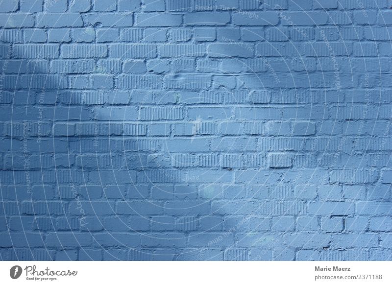 Blaue Backstein-Wand mit Licht & Schatten Mauer Fassade Erholung Blick Freundlichkeit blau Sicherheit ruhig Hoffnung Hintergrundbild Strukturen & Formen