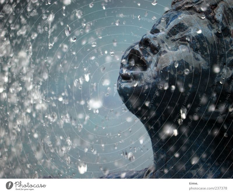 Abkühlung Freude Kopf Mund Skulptur Wasser Wassertropfen Statue Erfrischung Kühlung Springbrunnen Farbfoto Gedeckte Farben Außenaufnahme Starke Tiefenschärfe