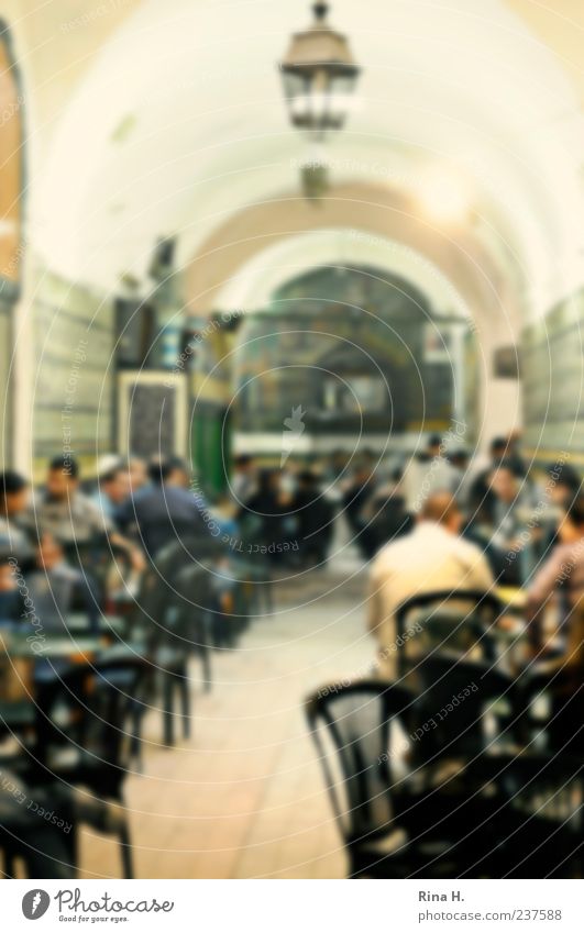 MännerWelt Ferien & Urlaub & Reisen Tourismus Sightseeing Städtereise Mensch maskulin Leben Menschengruppe Tunis Altstadt sprechen Erholung Rauchen sitzen