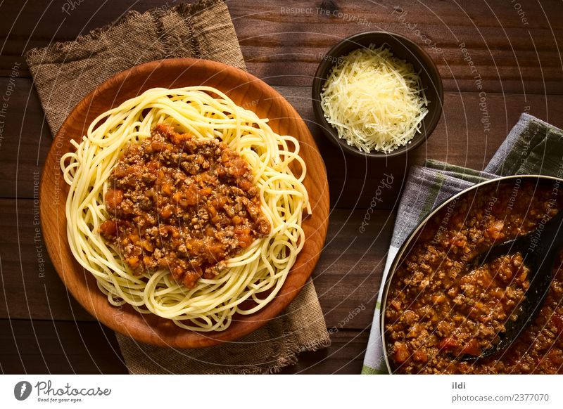 Spaghetti Bolognese Fleisch Teigwaren Backwaren Italienische Küche Teller frisch Lebensmittel Spätzle Saucen gebastelt Tomate Rindfleisch Hackfleisch gehackt