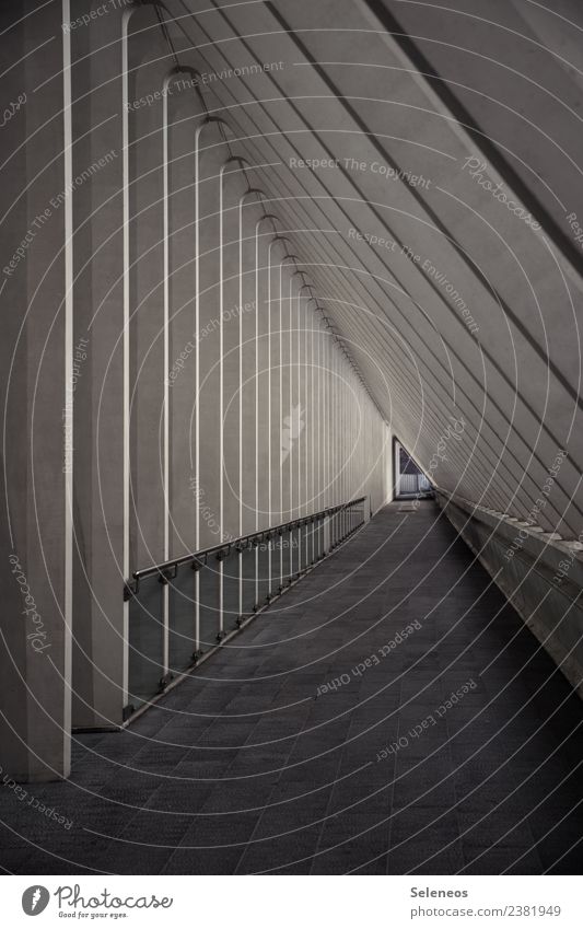 Linientreue Tunnel Bauwerk Gebäude Architektur Mauer Wand eckig Stadt liniert Farbfoto Innenaufnahme Muster Menschenleer