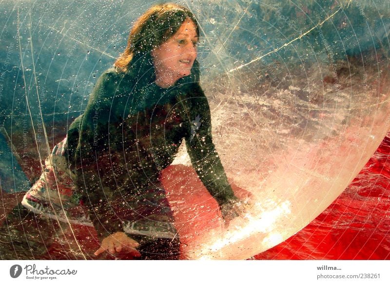 Die Lichtfängerin Frau Kugel transparent durchsichtig Wasser leuchten träumen Freizeit & Hobby Freude Schwerpunkt Reflexion & Spiegelung Zorbing Zorbonaut