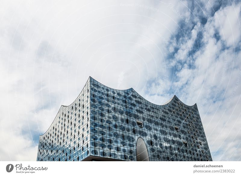 Hamburg Ferien & Urlaub & Reisen Tourismus Städtereise Elbphilharmonie Gebäude Architektur Sehenswürdigkeit Wahrzeichen blau grau weiß Gedeckte Farben