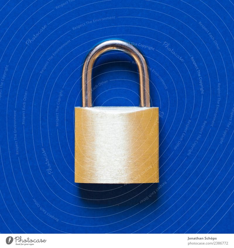 Datenschutz und Verschlüsselung Business Schloss blau gold Sicherheit 2018 dsgvo datenschutzgrundverordnung big data Textfreiraum verschlüsselt Europa https
