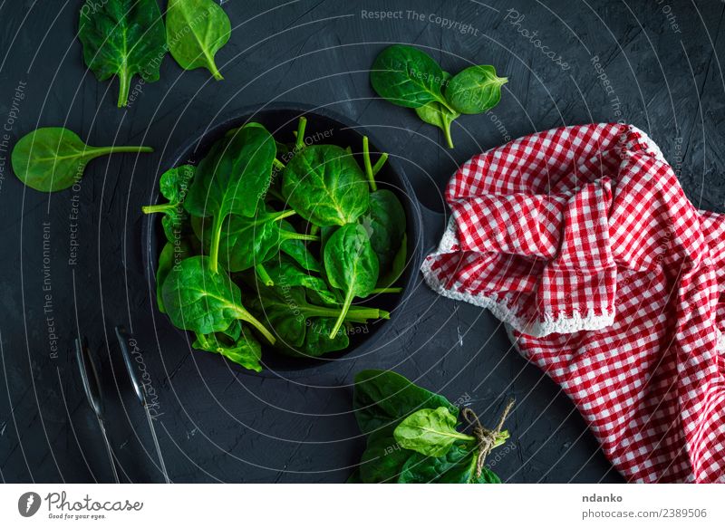 frischer grüner Spinat Gemüse Kräuter & Gewürze Ernährung Vegetarische Ernährung Diät Pfanne Tisch Natur Pflanze Blatt Essen natürlich oben rot schwarz