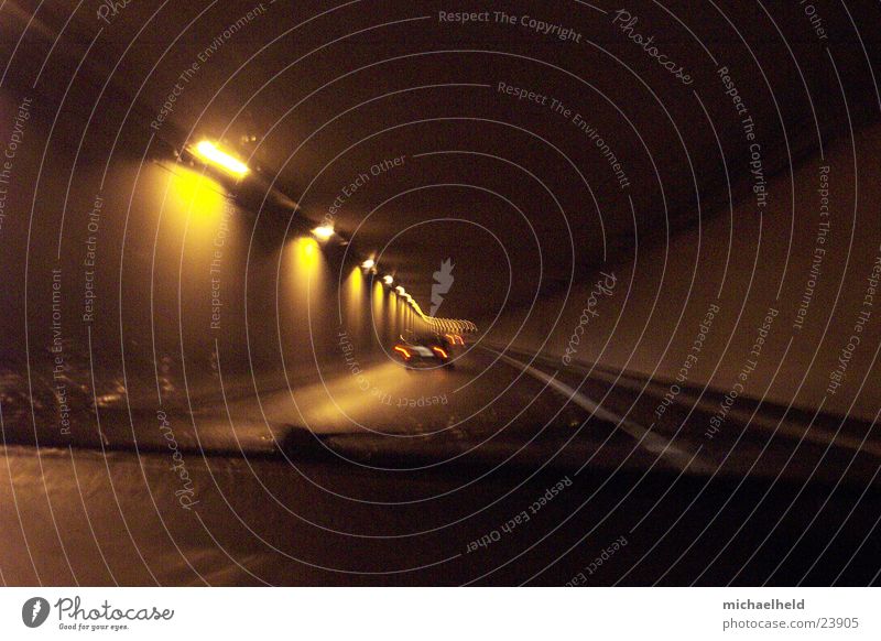 Hamburg@night Nacht Licht Mobilität Reflexion & Spiegelung unterwegs Langzeitbelichtung Asphalt Verkehr Regen Straße Bewegung Kronstiegtunnel Brücke Unschärfe