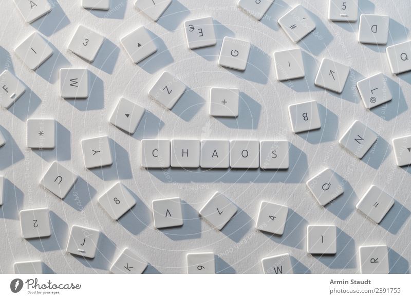 Chaos Stil Design Tisch weiß Macht Wahrheit Weisheit demütig Frustration Beginn Bildung Kommunizieren Irritation Wissen chaotisch Philosophie Buchstaben