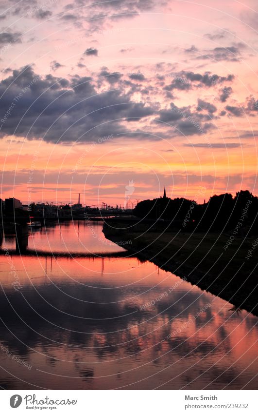 Soul of Dawn Himmel Wolken Sonnenaufgang Sonnenuntergang Flussufer Skyline bevölkert Industrieanlage Brücke Ewigkeit Umweltverschmutzung Farbfoto Außenaufnahme