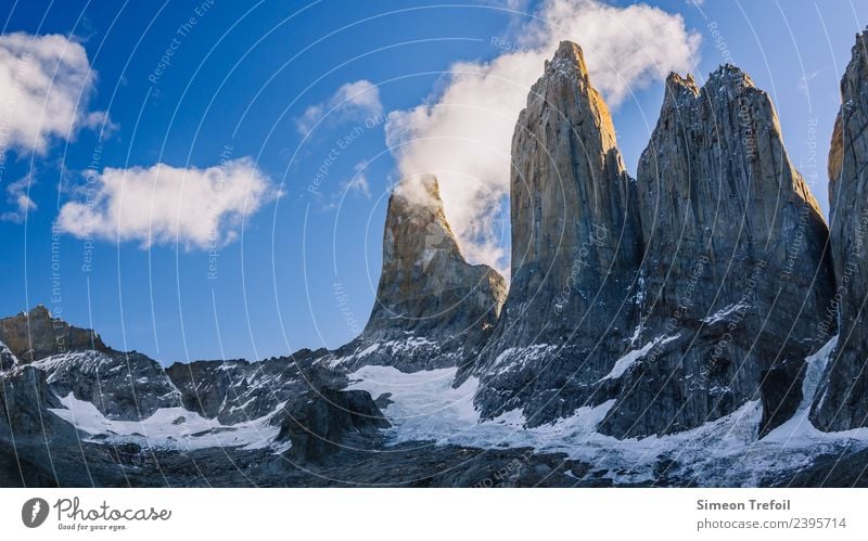 Torres del Paine at Sundown Tourismus Abenteuer Ferne Freiheit Schnee Berge u. Gebirge wandern Landschaft Wolken Anden Patagonien Feuerland Torres del  Paine