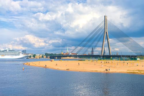Die Hauptstadt Lettlands Riga im Frühjahr schön Ferien & Urlaub & Reisen Tourismus Sommer Haus Landschaft Himmel Herbst Ostsee Fluss Stadt Skyline Kirche Brücke