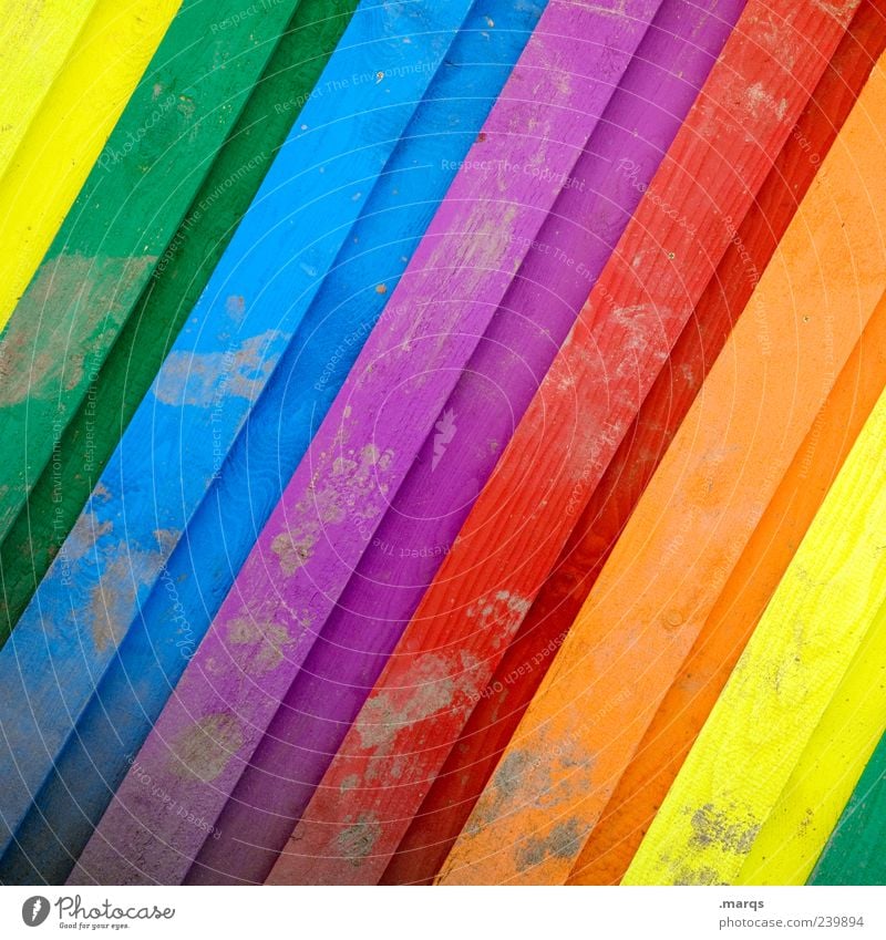 Spektrum Glück Fassade Holz Linie leuchten dreckig schön mehrfarbig Farbe spektral Farbfoto Außenaufnahme Nahaufnahme Strukturen & Formen Menschenleer