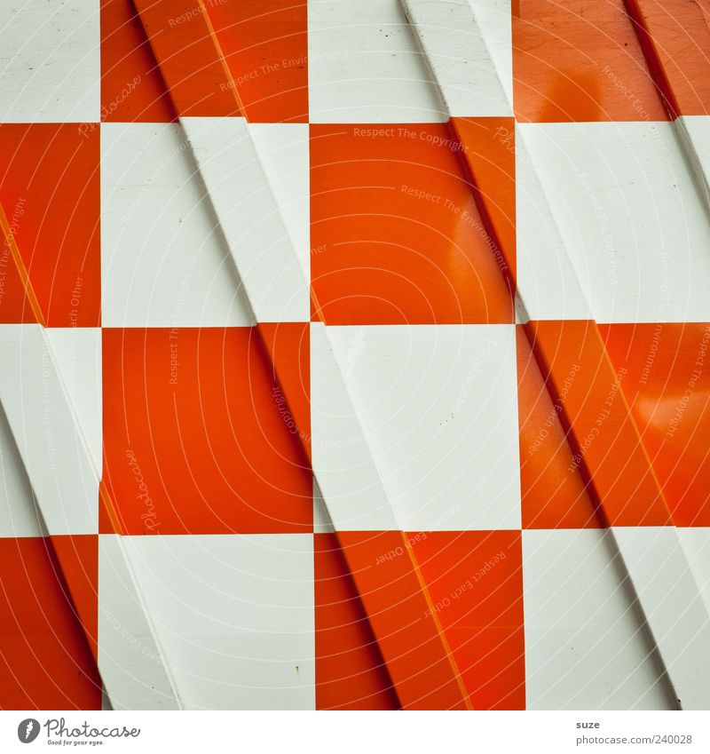 Karo Container Metall Zeichen weiß kariert Hintergrundbild diagonal orange Quadrat graphisch Grafik u. Illustration Wand Farbfoto mehrfarbig Außenaufnahme
