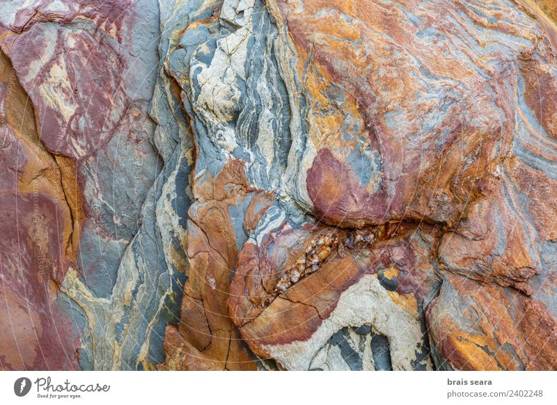 Sedimentäre Gesteinsstruktur Strand Meer Bildung Wissenschaften Geologie Beruf Geologen Umwelt Natur Erde Küste Sehenswürdigkeit Stein natürlich blau gelb rot