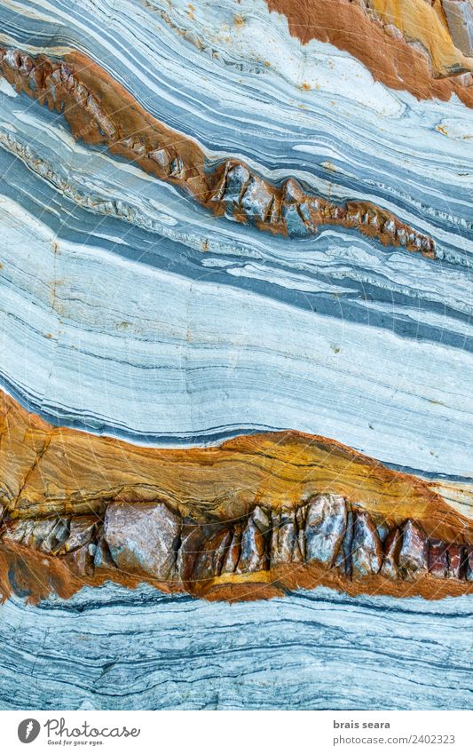Sedimentäre Gesteinsstruktur Strand Meer Bildung Wissenschaften Geologie Beruf Geologen Umwelt Natur Erde Küste Sehenswürdigkeit Stein natürlich blau gelb