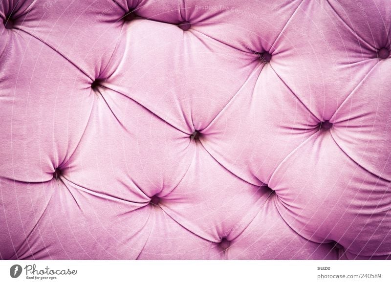 Couching Lifestyle Häusliches Leben Sofa Sessel Stoff modern violett rosa Sitzgelegenheit Polster Knöpfe Design Hintergrundbild Möbel Stofffalten Farbfoto