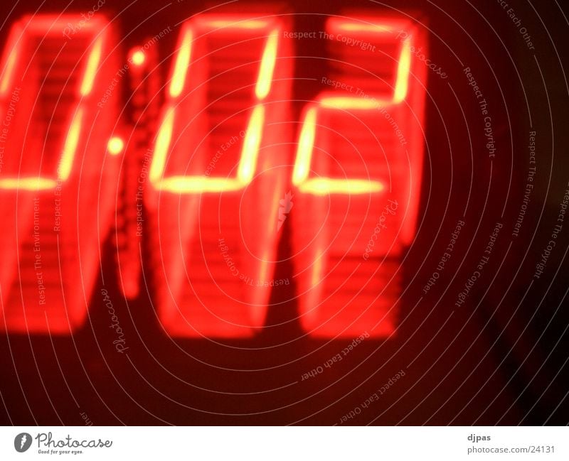 Warp 0:02 Digitaluhr Langzeitbelichtung Zeit Bewegung dreidimensional