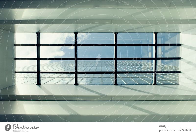 Messeturm Basel Himmel Schönes Wetter Hochhaus Gebäude Architektur Fenster Sehenswürdigkeit blau Ordnung Symmetrie Höhe Farbfoto Innenaufnahme abstrakt