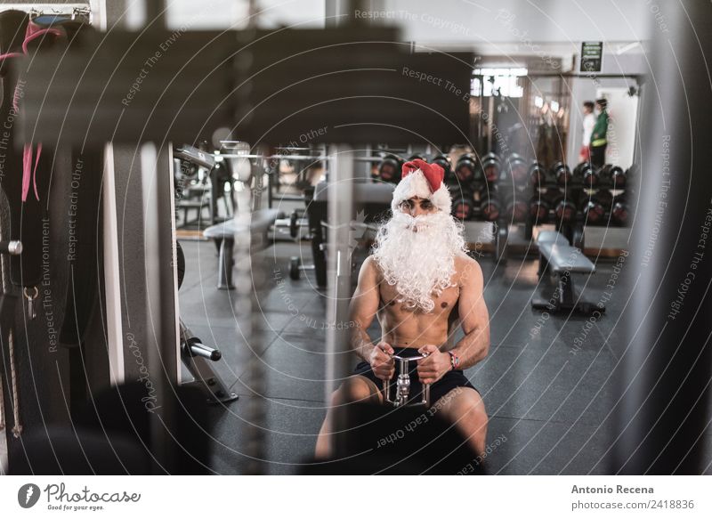 Der Weihnachtsmann ist bereit Diät Weihnachten & Advent Sport Mensch Mann Erwachsene Eisenbahn Hut Vollbart Fitness sportlich dünn stark rot weiß Training