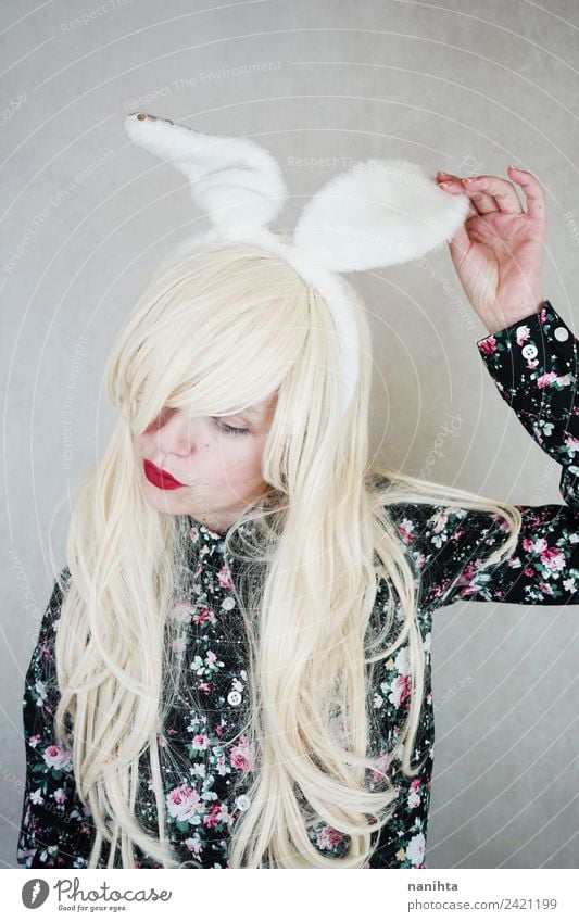 Junge blonde Frau mit Hasenohren elegant Stil Design Haare & Frisuren Feste & Feiern Karneval Ostern Mensch feminin Junge Frau Jugendliche 1 18-30 Jahre