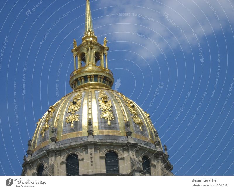 Paris Architektur Turmspitze historisch Gebäude Frankreich gold Himmel Spitze Bogen