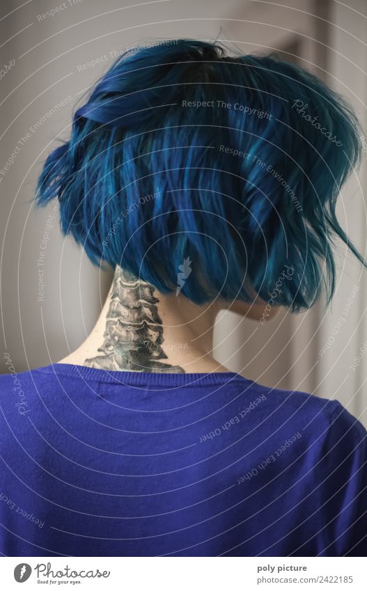 [AM101] - Columna vertebralis ferro picta schön Haare & Frisuren feminin Junge Frau Jugendliche Kopf 18-30 Jahre Erwachsene Jugendkultur Subkultur Tattoo