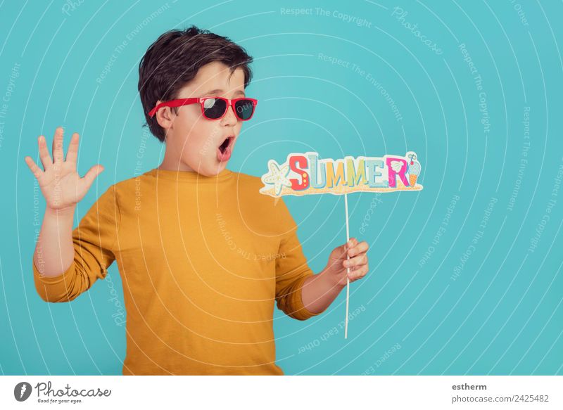 Sommer, lustiges Kind mit Sonnenbrille Lifestyle Freude Ferien & Urlaub & Reisen Tourismus Ausflug Abenteuer Sommerurlaub Strand Mensch maskulin Kleinkind Junge