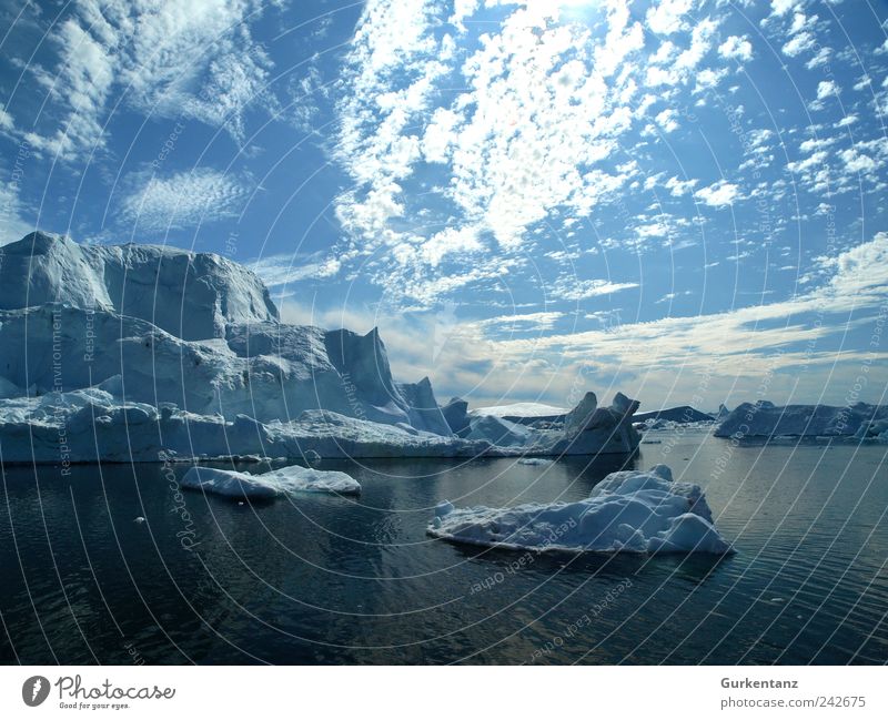 Eisblaue Geschichten Natur Landschaft Urelemente Wasser Himmel Klima Klimawandel Frost Meer Eisberg Ferne Grönland Wolken Arktis Nordpol Polarkreis Polarmeer