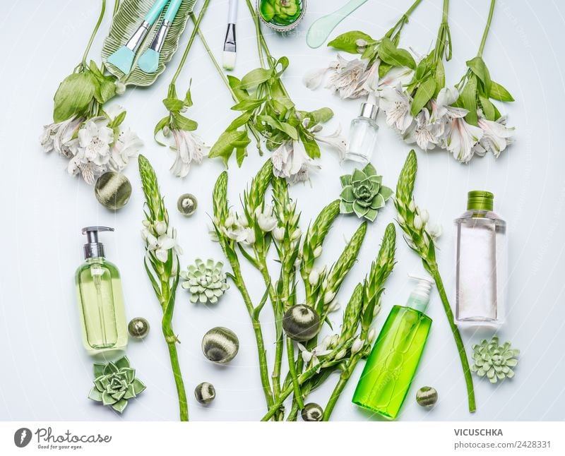 Grüne Vegan Kosmetik kaufen Stil Design schön Gesundheit Spa Natur Pflanze Blume trendy Kosmetikprodukte grün Naturkosmetik Vegane Ernährung Hautpflege