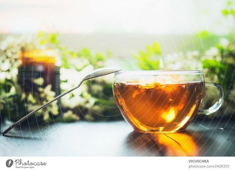 Tasse mit frischem Kräutertee und Honig Getränk Heißgetränk Tee Geschirr Lifestyle Stil Design Gesundheit Gesunde Ernährung Häusliches Leben Tisch horizontal