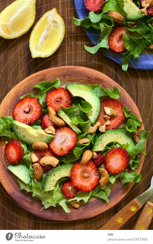Erdbeere, Avocado, Kopfsalat, Salat Gemüse Salatbeilage Frucht Vegetarische Ernährung frisch Lebensmittel Erdbeeren Cashewnuss Nut Beeren Mahlzeit Speise