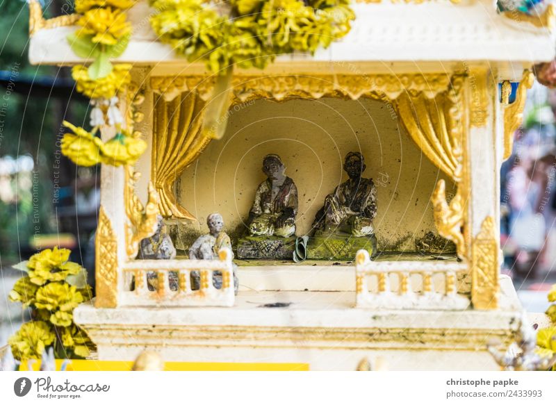 Kleine Figuren in einem Schrein Ferien & Urlaub & Reisen Ferne Sommer Thailand authentisch historisch Glaube Buddhismus Tempel Glücksbringer Farbfoto