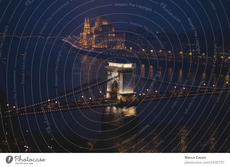 Nachtmalerei der Donau in Budapest Ferien & Urlaub & Reisen Tourismus Fluss Stadt Hauptstadt Skyline Brücke Gebäude Architektur Sehenswürdigkeit Denkmal
