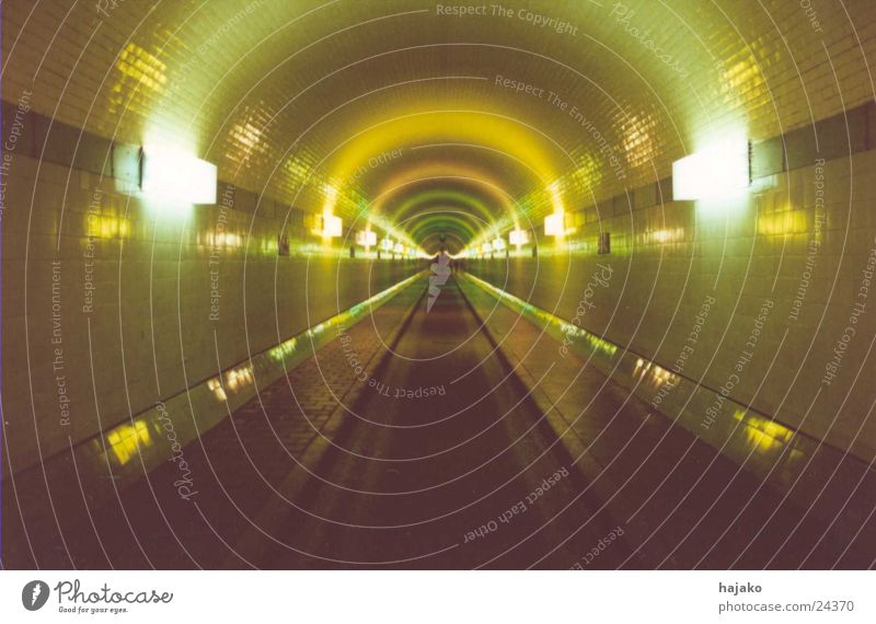 ray of lights Tunnel Verkehr Licht Bogen Beleuchtung tief Reflexion & Spiegelung