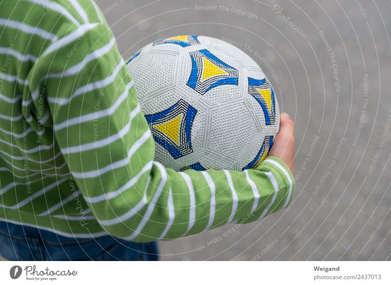 Ballzauber Sport Ballsport Fußball Kindergarten Kleinkind Junge Kindheit 1 Mensch 3-8 Jahre berühren grün Spielen Freizeit & Hobby Weltmeisterschaft match