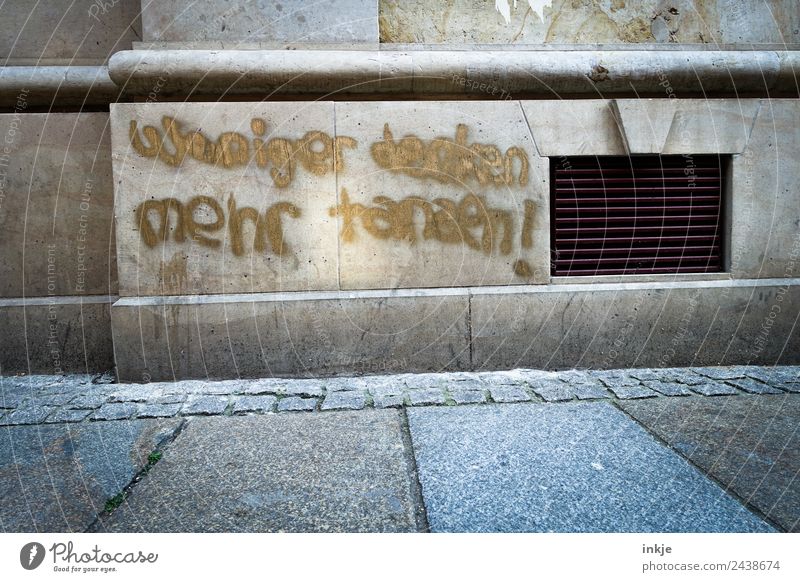 Sabine tanzt! | UT Dresden Lifestyle Stil Freizeit & Hobby Fassade Schriftzeichen Graffiti Gefühle Stimmung Lebensfreude Optimismus Gelassenheit Leichtigkeit